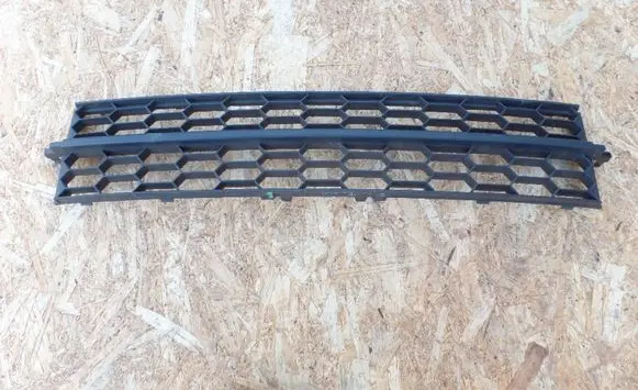 Skoda Octavia Mk3 (5E) Front bumper lower grill 5E0853677