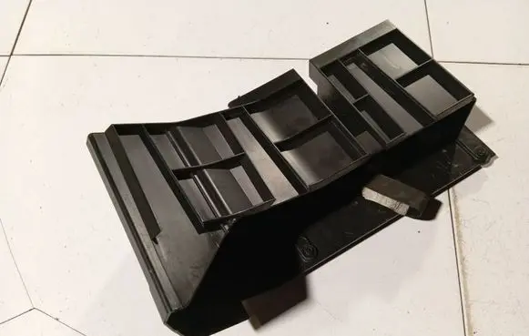 Mercedes-Benz CLS C219 Glove box 2198900014