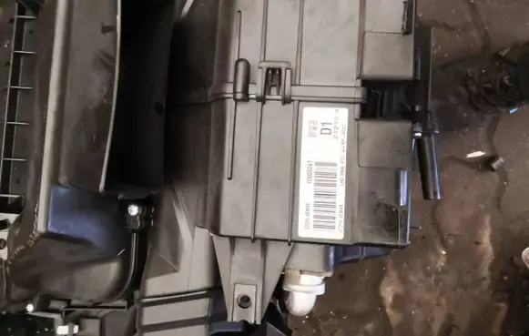 Nissan Qashqai Interior heater climate box assembly housing 272104EM4B
