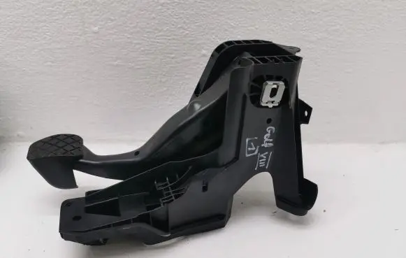 Volkswagen Golf VIII Brake pedal