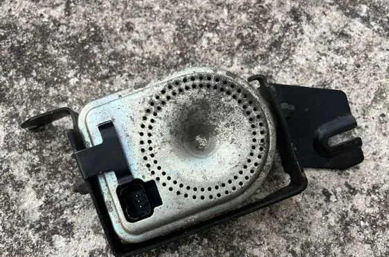 Volvo C70 Alarm system siren 30659412
