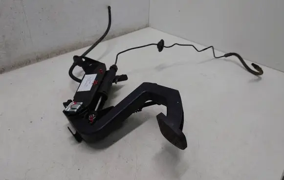 Mercedes-Benz Vito Viano W639 Clutch pedal A6392900116 A2012900663 A6392902401
