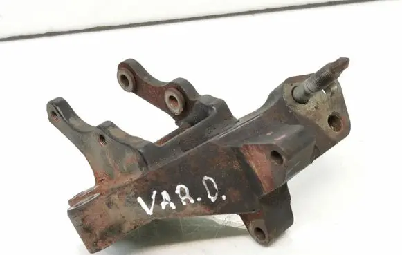 Toyota Avensis T250 Engine mounting bracket 123150R012