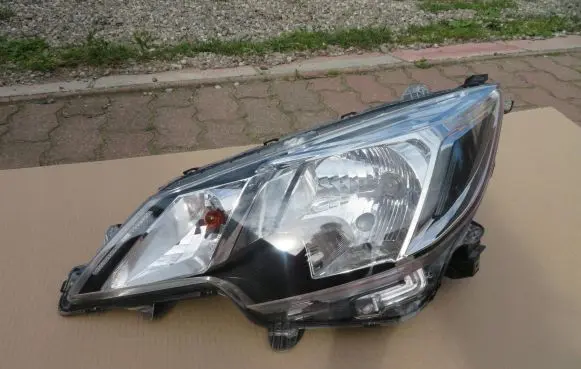 Mitsubishi Space Star Headlight/headlamp 8301D445