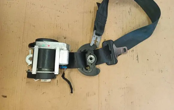 Renault Latitude (L70) Front seatbelt 868856611R