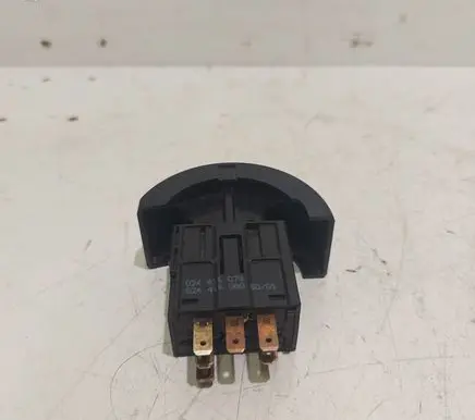 Opel Astra G Hazard light switch 024416079