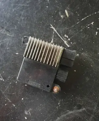 Mazda 5 Coolant fan relay 4993004330
