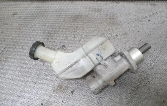 Nissan Note (E11) Master brake cylinder 8200129956C