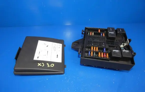Jaguar XJ X351 Fuse box set AW9314A073AD