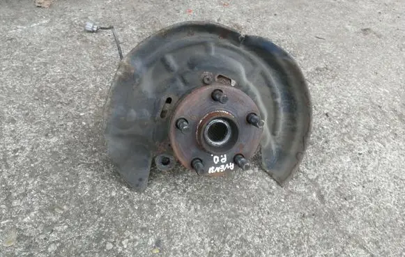 Toyota Avensis T220 Front wheel hub