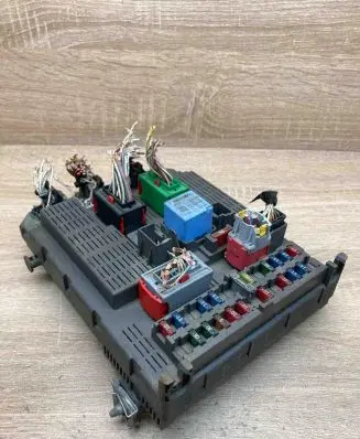 Citroen C5 Fuse module 9645352980 264604