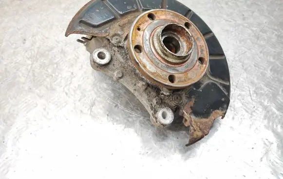 Volkswagen PASSAT B7 Front wheel hub spindle knuckle 3CBS