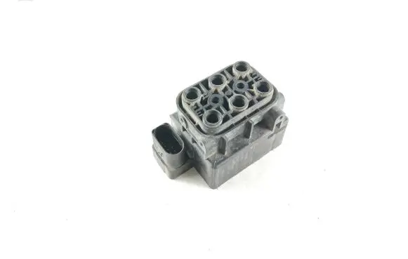 Porsche Panamera (970) Air suspension valve block 97035815322 100818 15152400292