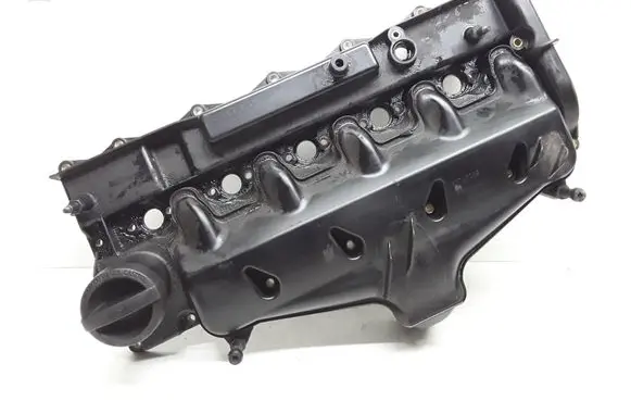 Volvo XC90 Rocker cam cover 30743259 30743258
