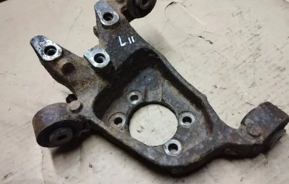 Chrysler Sebring (JS) Rear wheel hub spindle/knuckle 05085665AD