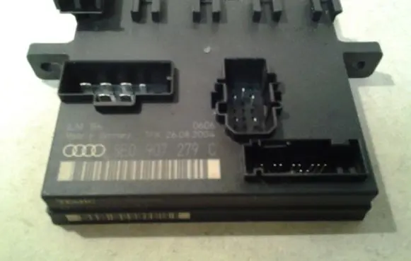 Audi A4 S4 B6 8E 8H Comfort/convenience module 8E0907279C