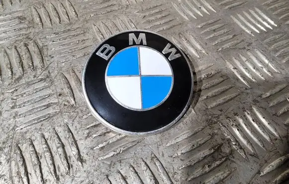BMW 5 E39 Manufacturers badge/model letters 813237505