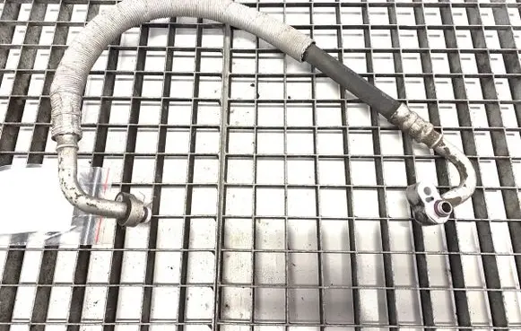 Volkswagen Jetta V Air conditioning (A/C) pipe/hose