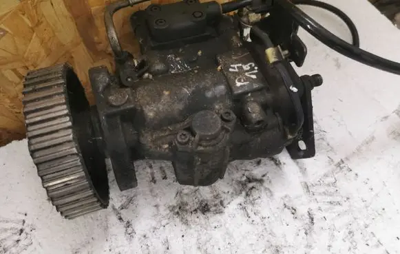 Audi A4 S4 B6 8E 8H Fuel injection high pressure pump 640BS4028