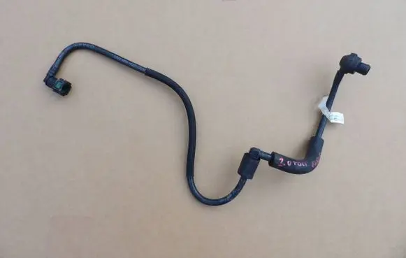 Ford Kuga II Vacuum line/pipe/hose AV612420