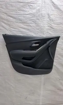 Chevrolet Trax Front door card panel trim 95367618