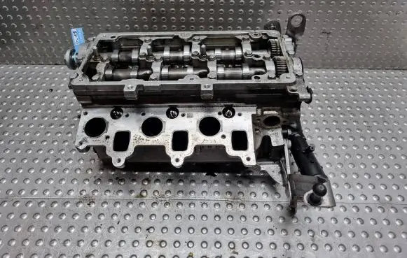 Skoda Fabia Mk2 (5J) Engine head 03P103286 03P103373 V200