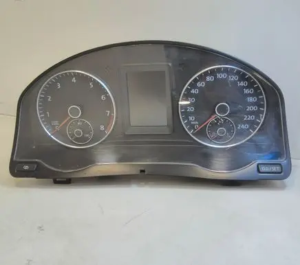 Volkswagen Golf Plus Speedometer (instrument cluster) 5M0920870D
