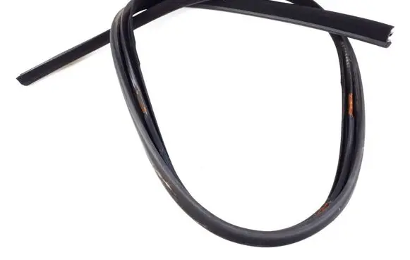 Mercedes-Benz E C207 W207 Front door rubber seal A2076920476