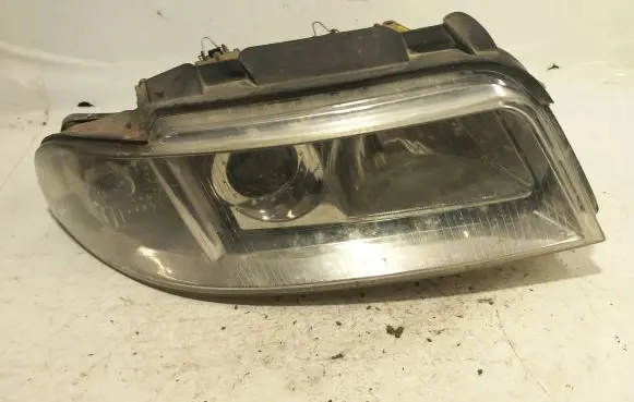 Audi A4 S4 B5 8D Headlight/headlamp 4411137R