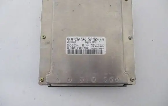 Mercedes-Benz S W220 Engine control unit/module A0305455832
