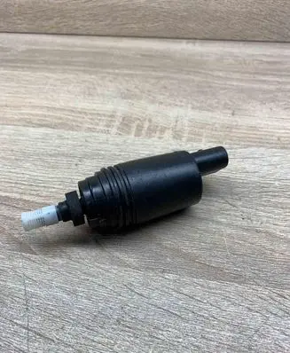 BMW 3 E90 E91 Headlight washer pump 8377612