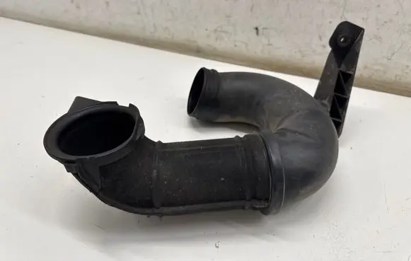 Jeep Cherokee Air intake duct part 52022358AC 66181
