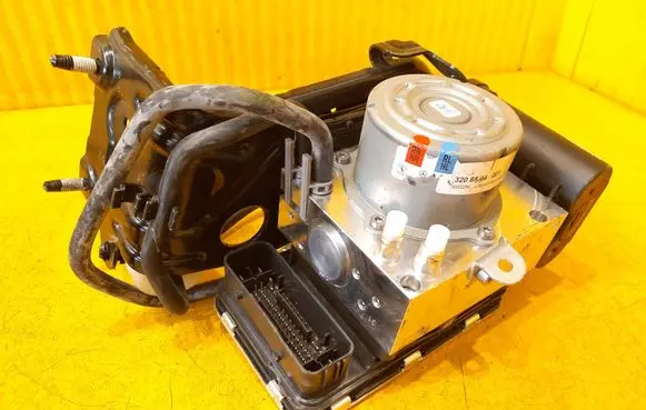 Mercedes-Benz C W206 Air suspension compressor/pump A2069013202 A2063208504