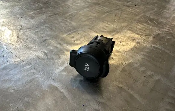 Citroen C4 II Picasso 12 V Socket (front) 966610537700