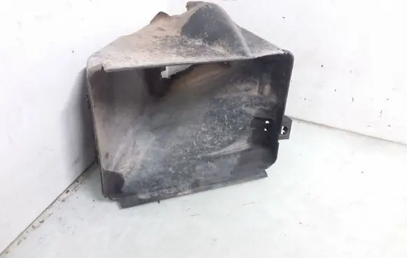 Volkswagen PASSAT B6 Intercooler air channel guide 3B0121467
