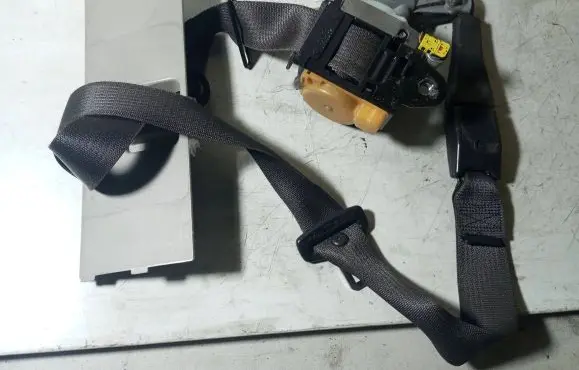 Opel Insignia A Front seatbelt 13303849 09112000