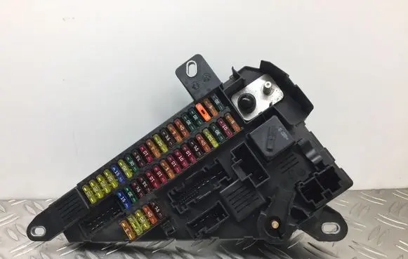 BMW 5 E60 E61 Fuse module 9138830 518956057