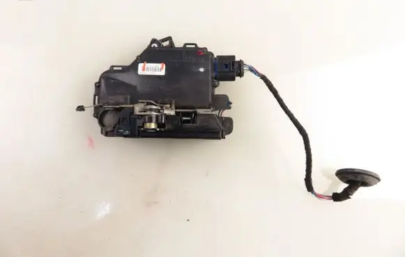 Skoda Fabia Mk1 (6Y) Front door lock 3B1837016BQ