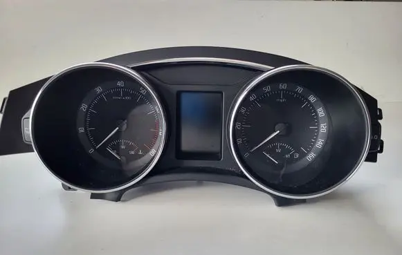 Skoda Superb B6 (3T) Speedometer (instrument cluster)