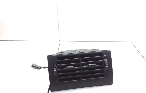 BMW 5 E39 Dashboard air vent grill cover trim 8376150