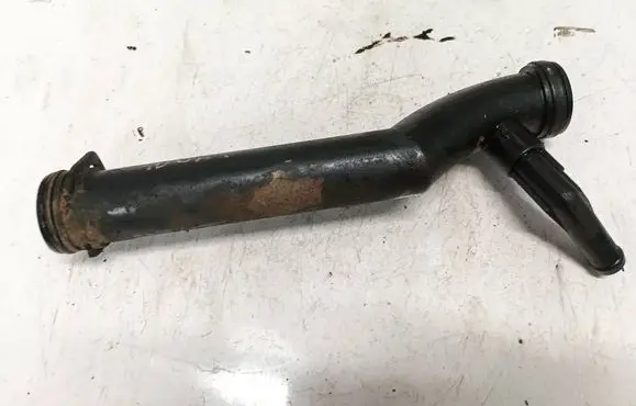 Engine coolant pipe/hose