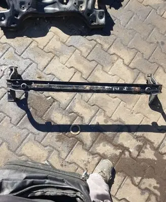 Volvo V40 Bottom radiator support slam panel 