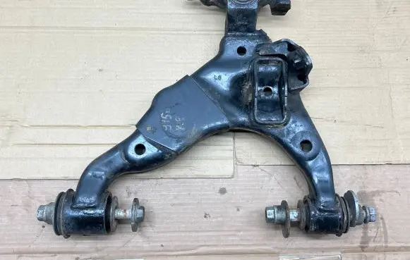 Toyota Land Cruiser (J150) Front lower control arm/wishbone