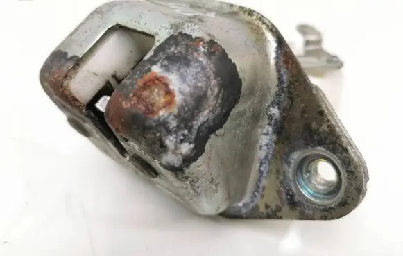 Loading door lock
