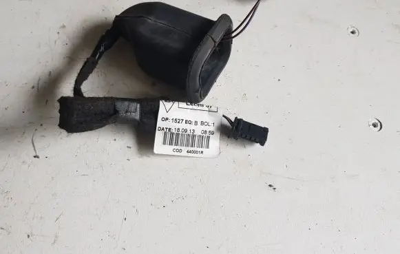 Opel Movano B Rear tail light wiring loom 440001R