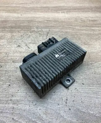 Renault Kangoo I Glow plug pre-heat relay 7700111525