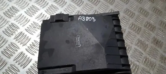 Volkswagen Golf V Fuse box cover 1k0937132f