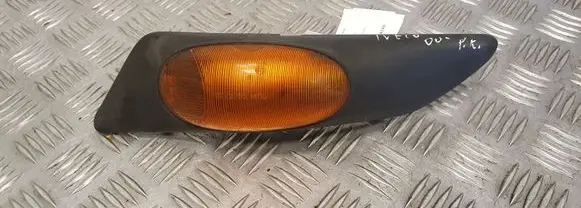 Iveco Daily 30.8 - 9 Front fender indicator light 500322578