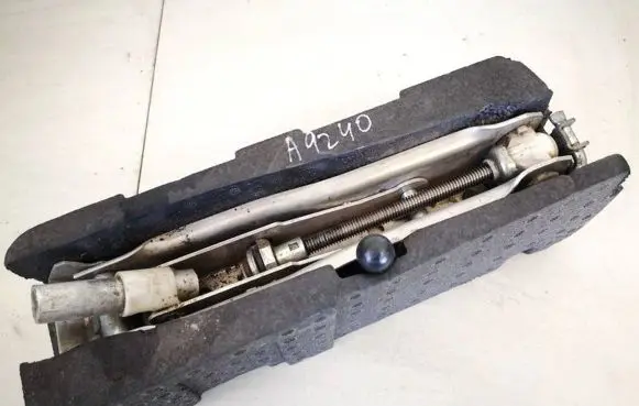 Audi A2 Lift Jack 8z0012109m