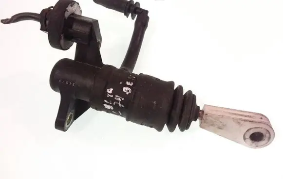 Audi A4 S4 B5 8D Clutch master cylinder 8E1721401